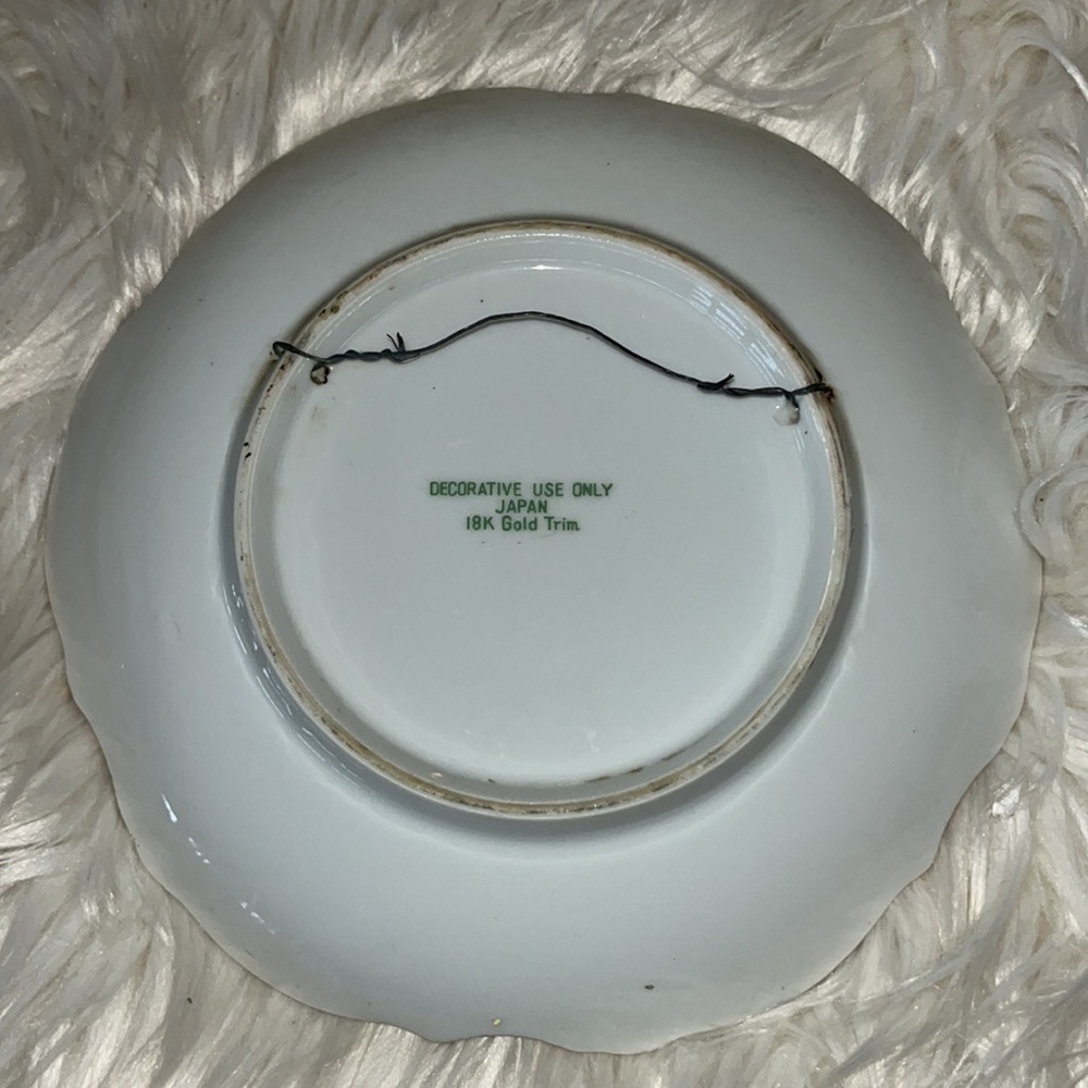 Vintage 8” Porcelain Gold Trim Jesus Plate Decor - Picture 2 of 3